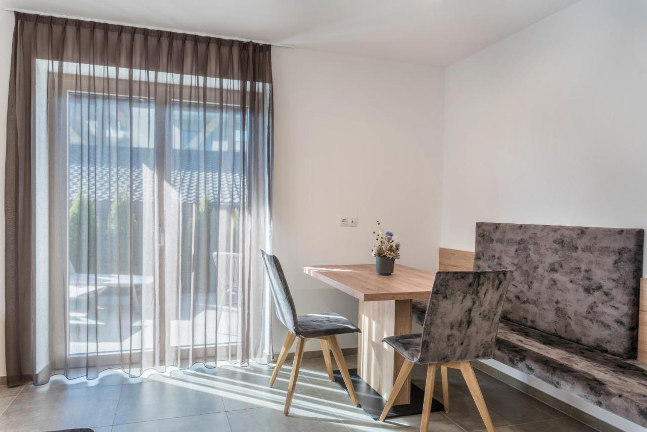 Aster Moments Apt Max San Genesio Atesino Bagian luar foto